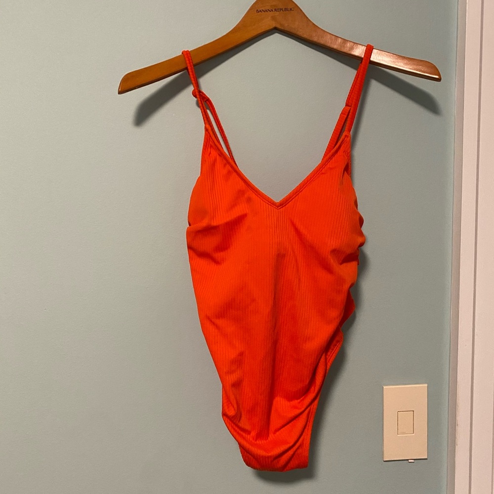One piece swim suit